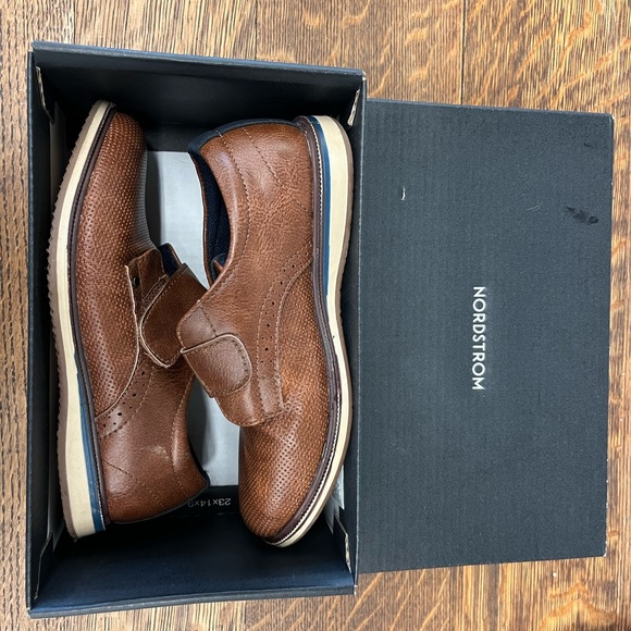 Worn once- Nordstrom boy dress shoes size 11 - Picture 9 of 9